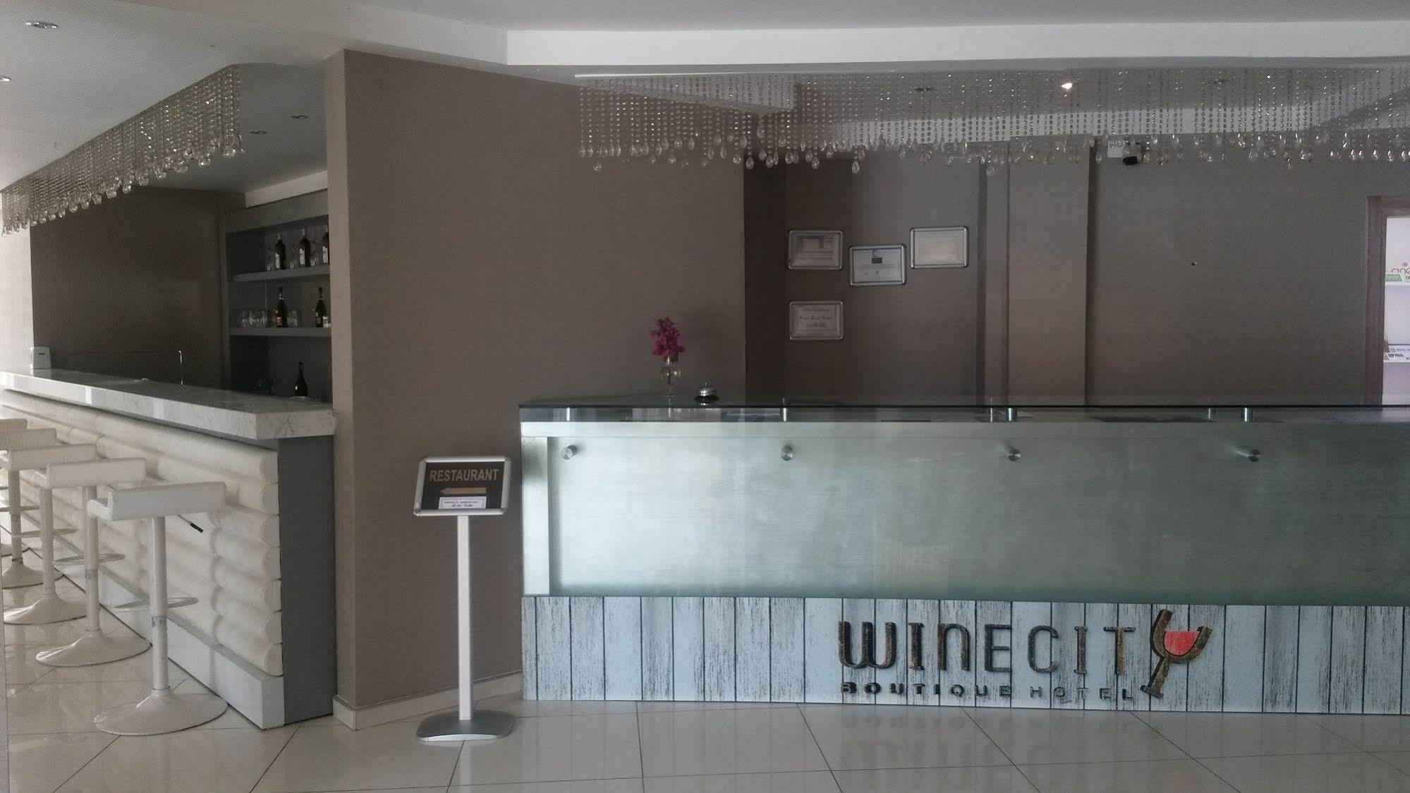 Winecity Hotel デムレ エクステリア 写真